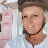 User avatar for Anne Delisle